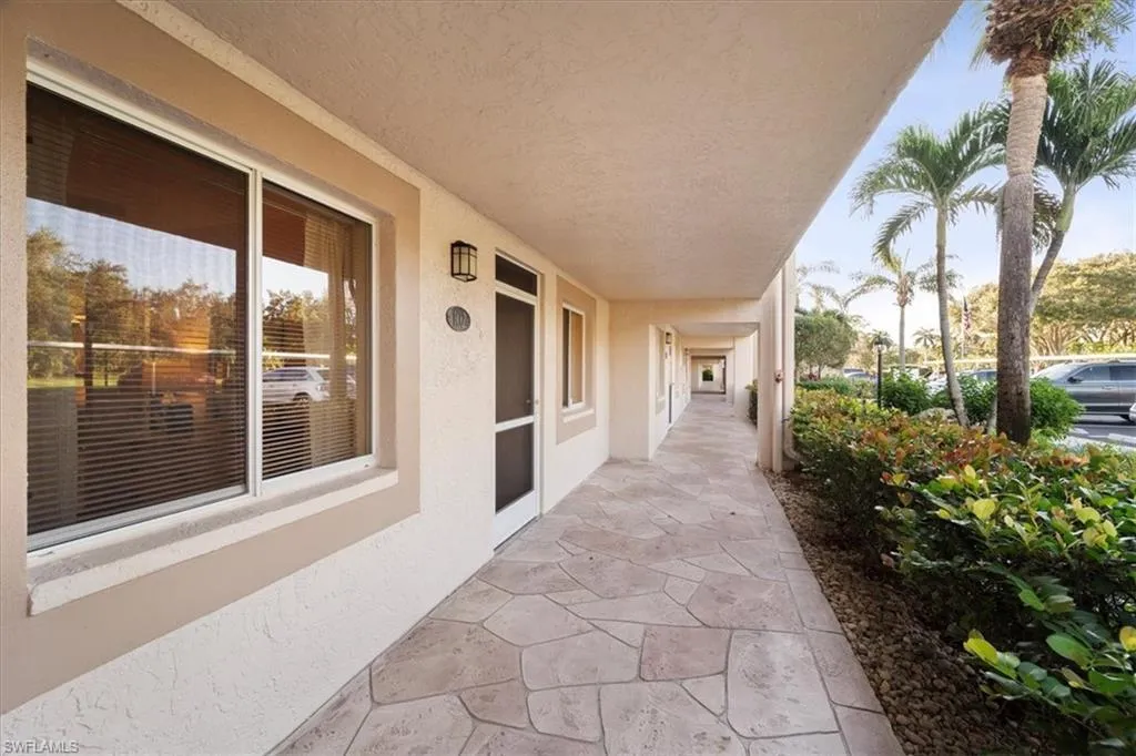 Naples, Florida 34104, United States, 2 Bedrooms Bedrooms, ,2 BathroomsBathrooms,Residential,Active,32576