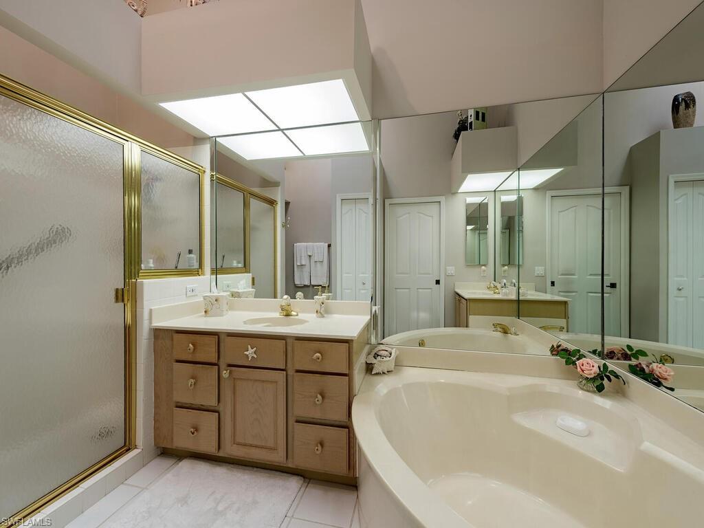 SPINNAKER POINTE - Residential