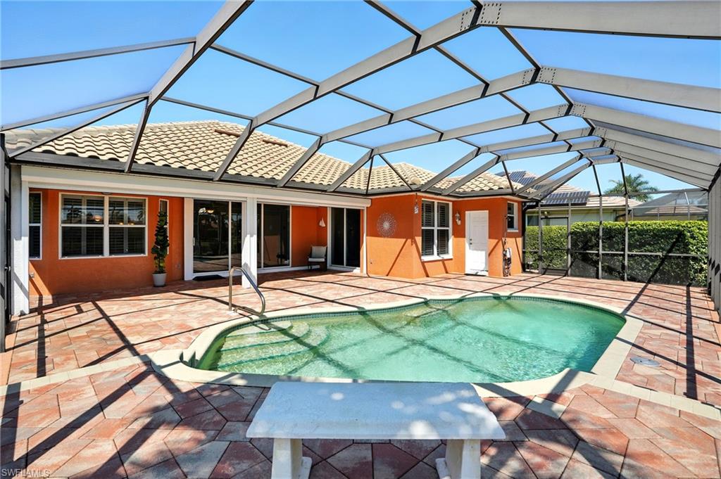 LONGSHORE LAKE - Residential