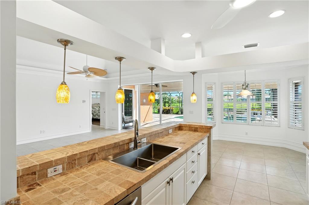 LONGSHORE LAKE - Residential