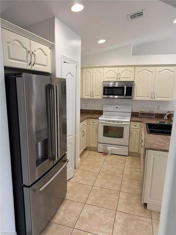Properties 4048 33rd AVE NE