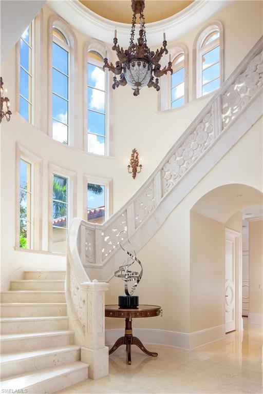 ESCADA AT TIBURON - Residential