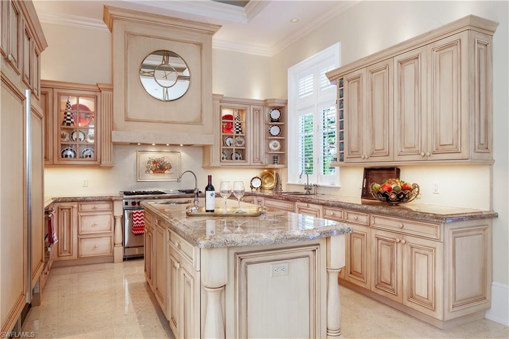 ESCADA AT TIBURON - Residential