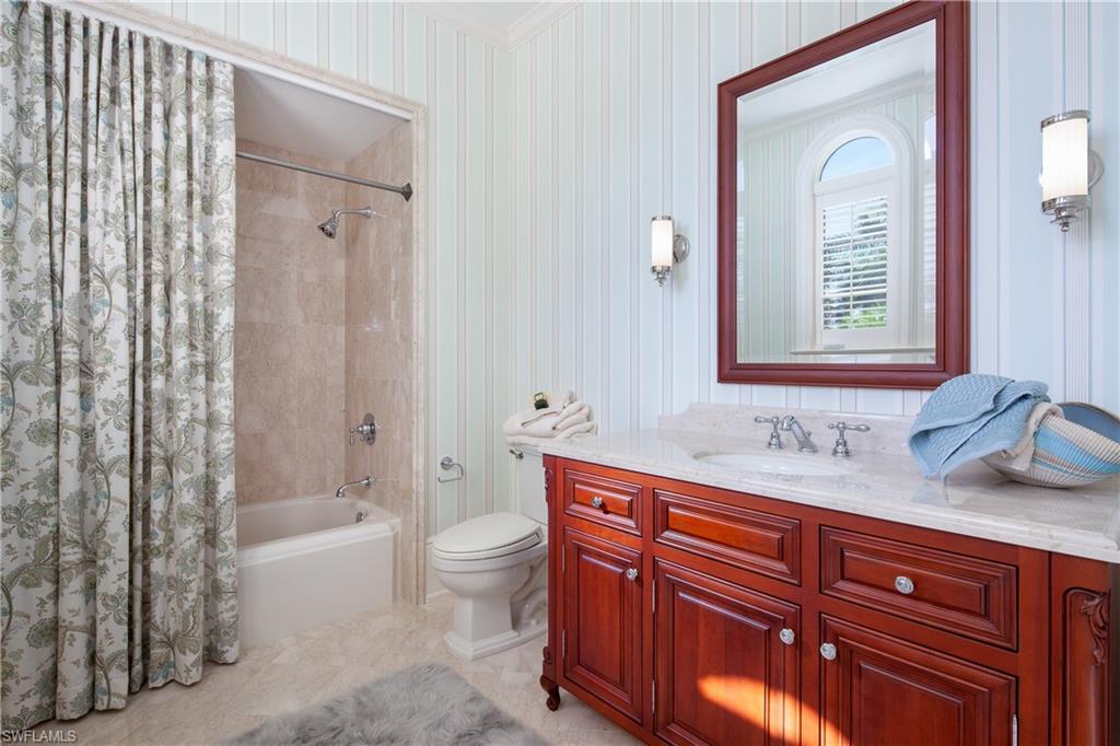 ESCADA AT TIBURON - Residential