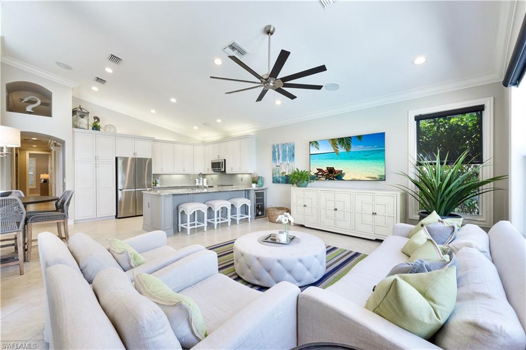 SATURNIA LAKES - Residential