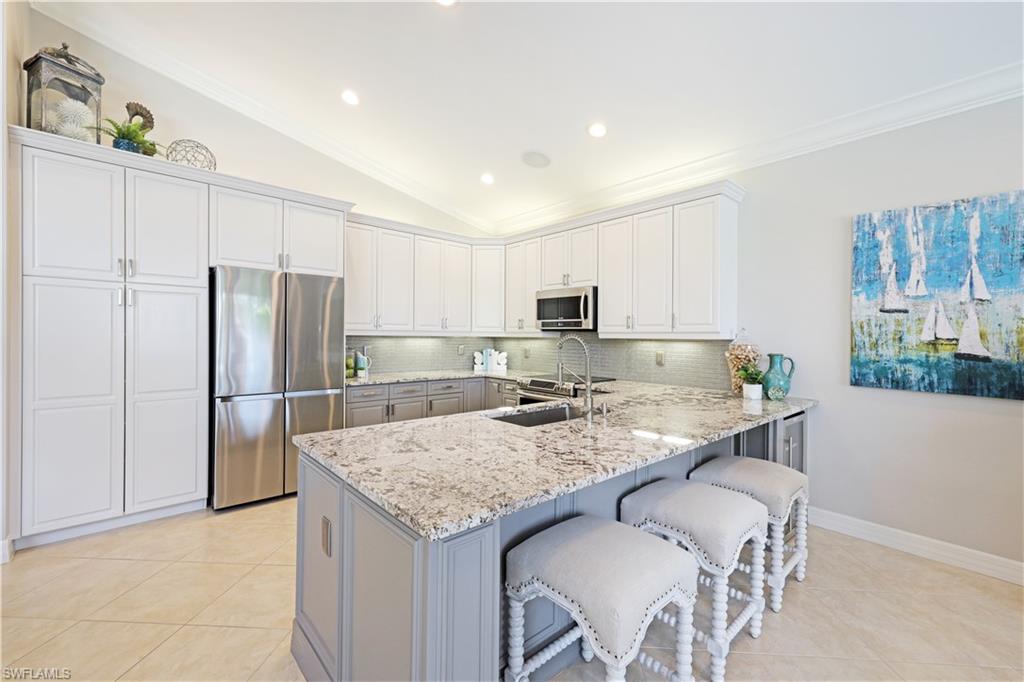 SATURNIA LAKES - Residential