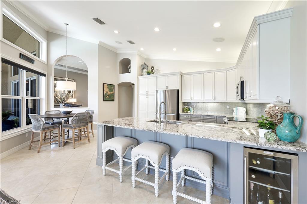 SATURNIA LAKES - Residential