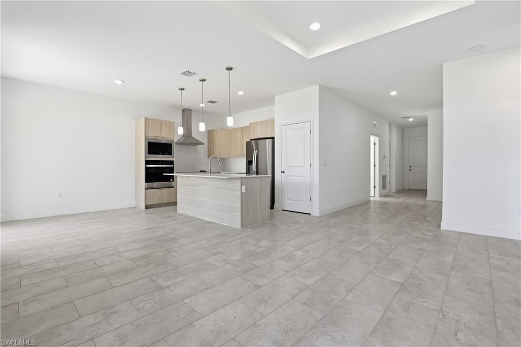 PORT LABELLE - Residential Lease