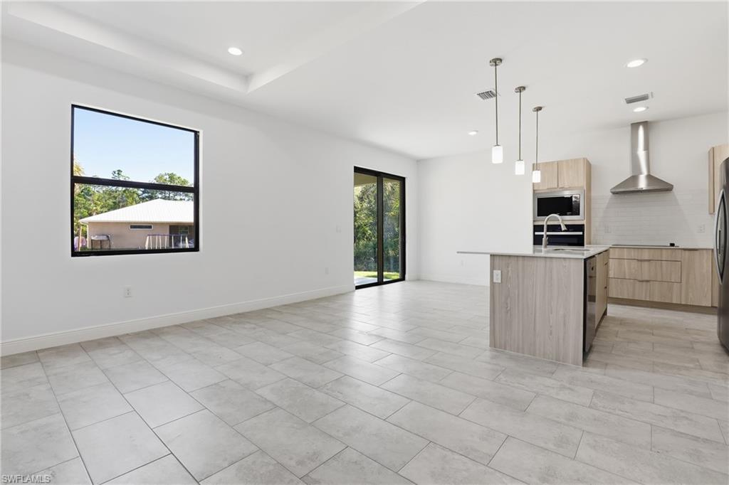 PORT LABELLE - Residential Lease