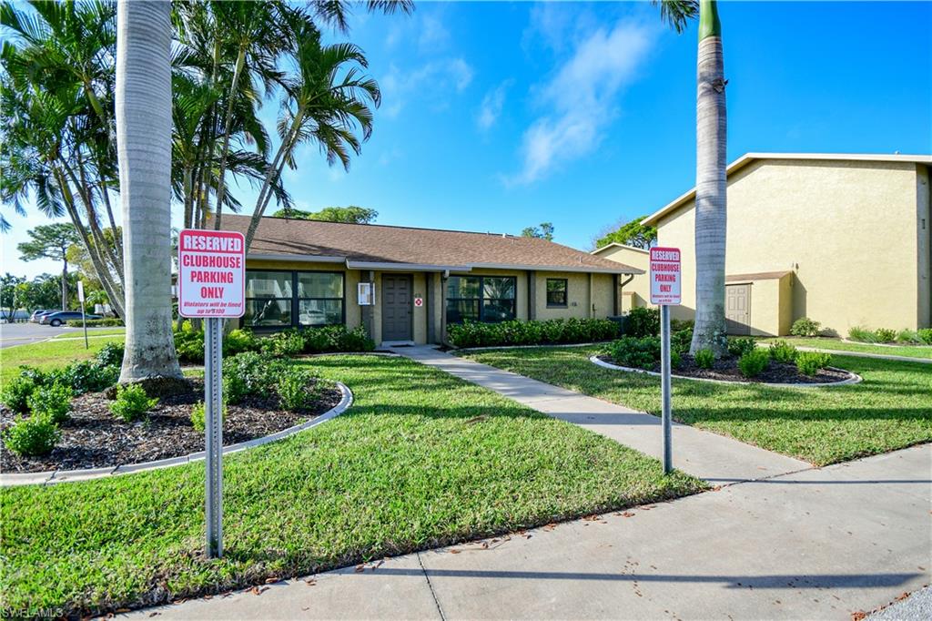 LOCHMOOR VILLAS - Residential