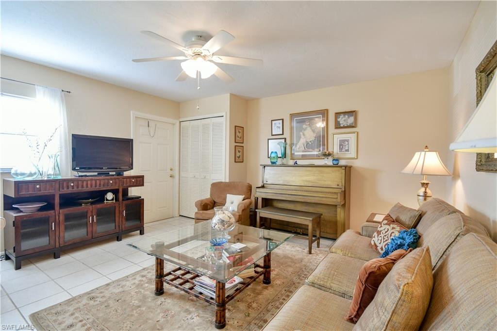 LOCHMOOR VILLAS - Residential