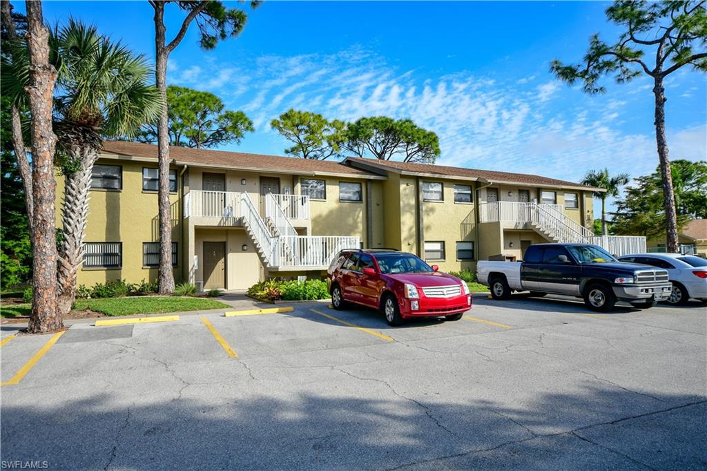 LOCHMOOR VILLAS - Residential