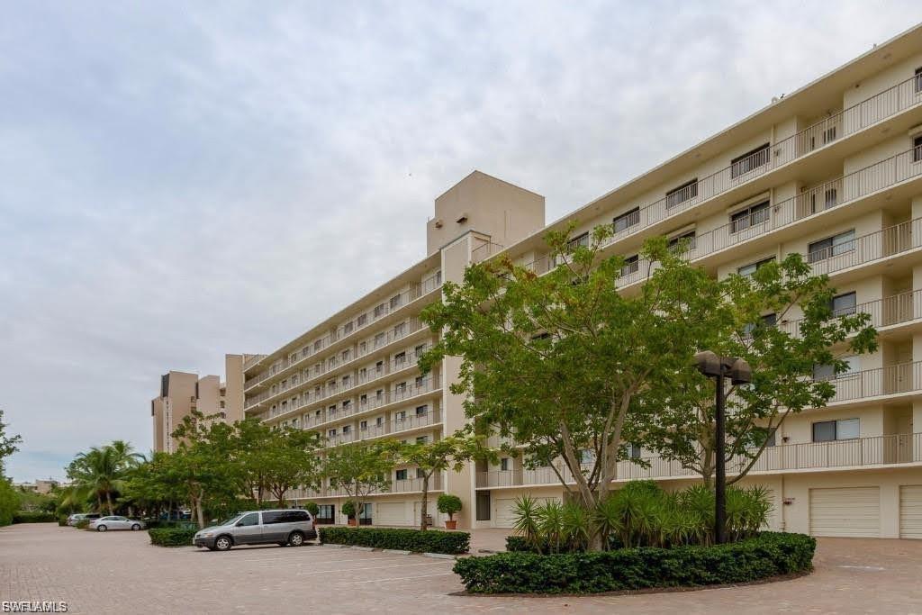 CARLOS POINTE - Residential