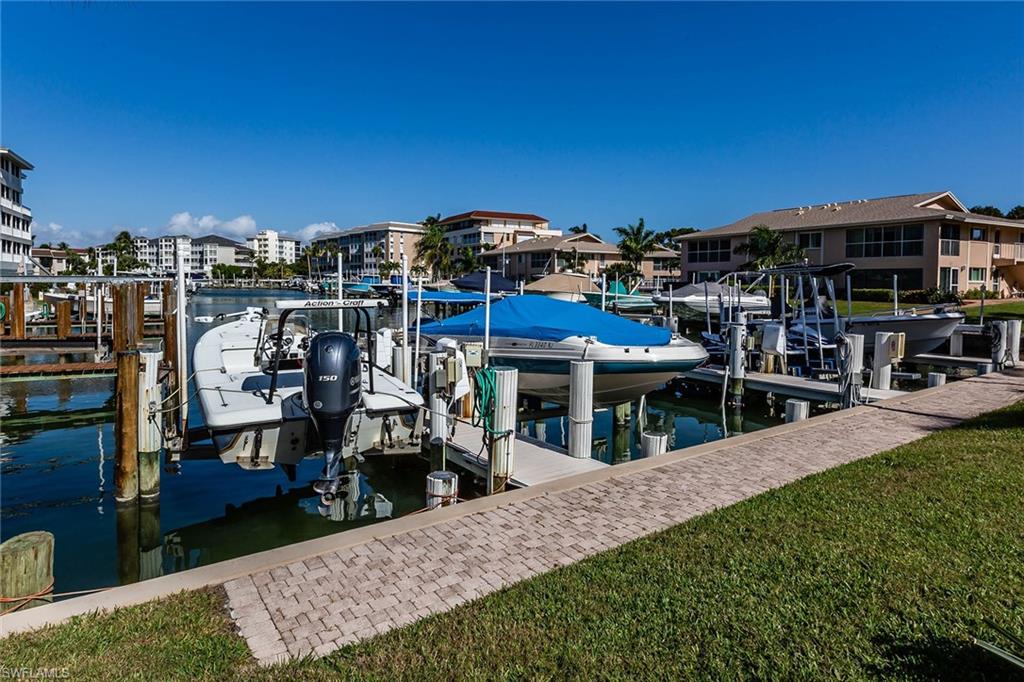 COURTYARD TOWERS - Residential