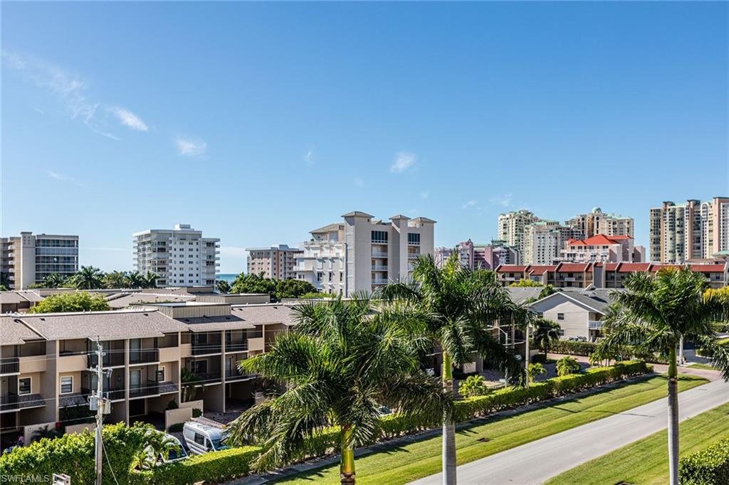 COURTYARD TOWERS - Residential