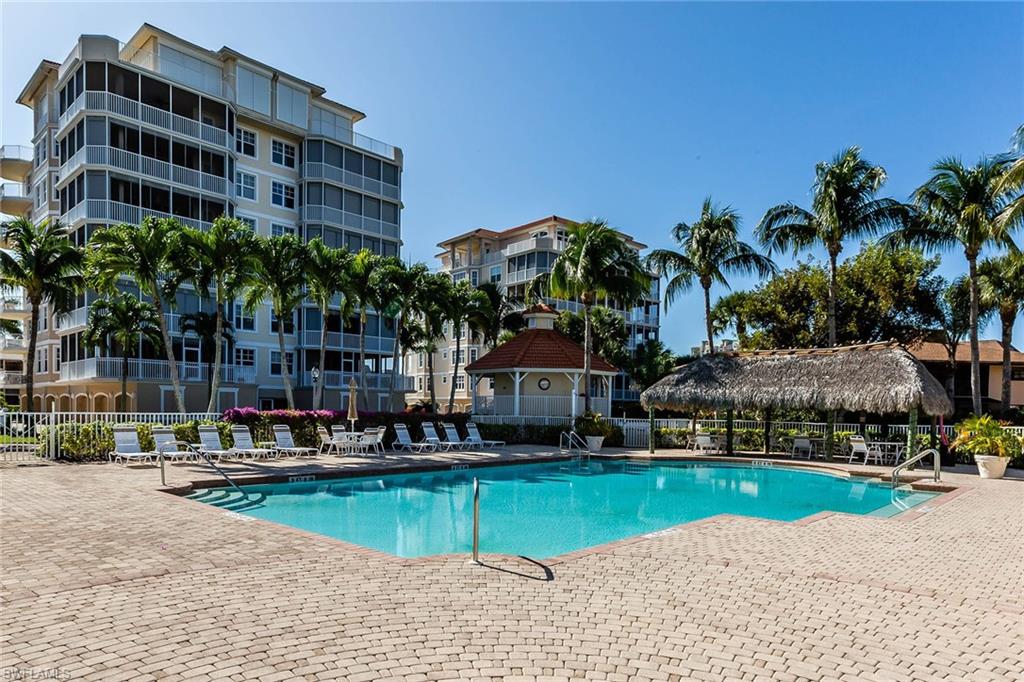 COURTYARD TOWERS - Residential