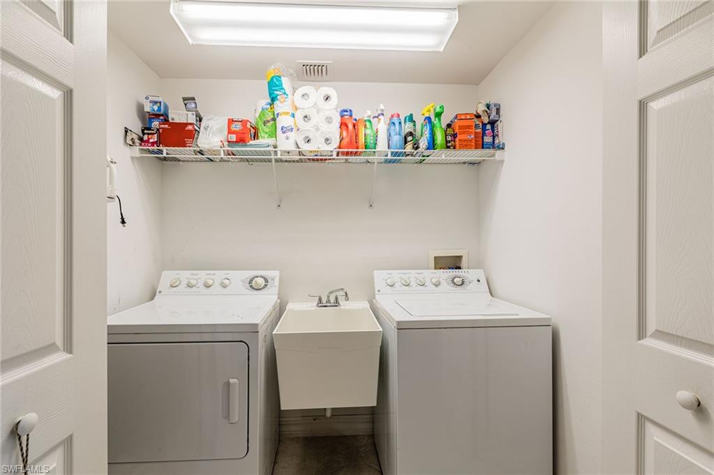 COURTYARD TOWERS - Residential