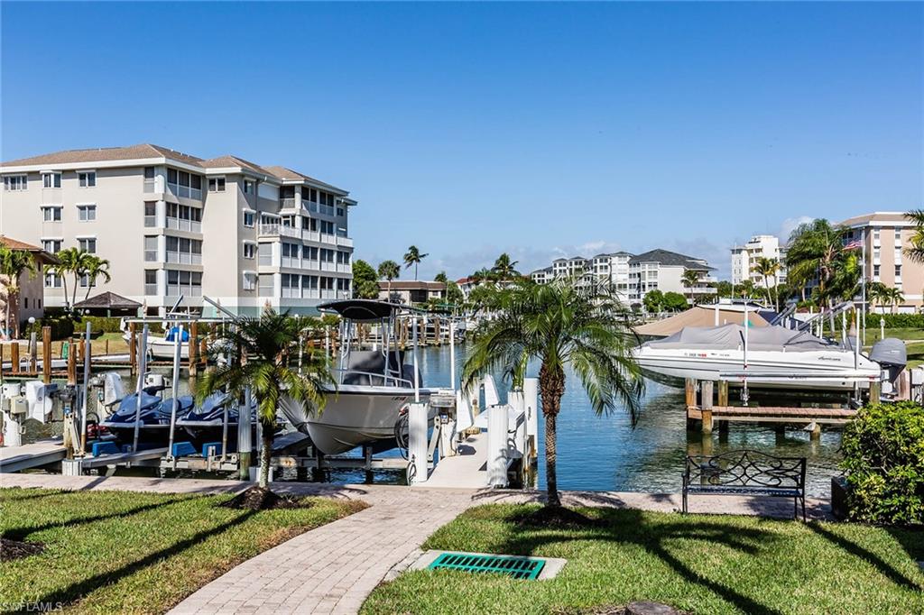 COURTYARD TOWERS - Residential
