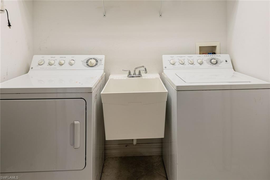 COURTYARD TOWERS - Residential