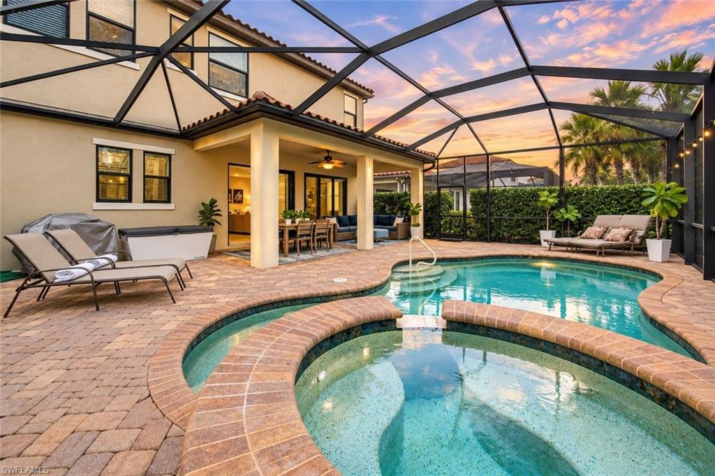 4391 Raffia Palm CIR