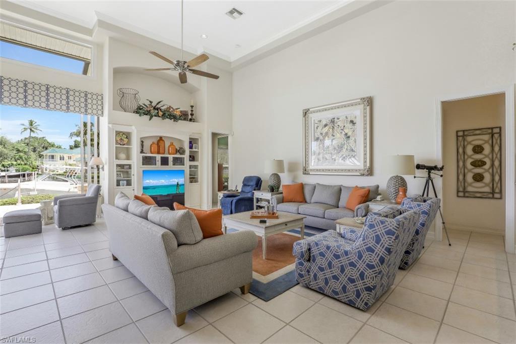 MOORINGS - Residential