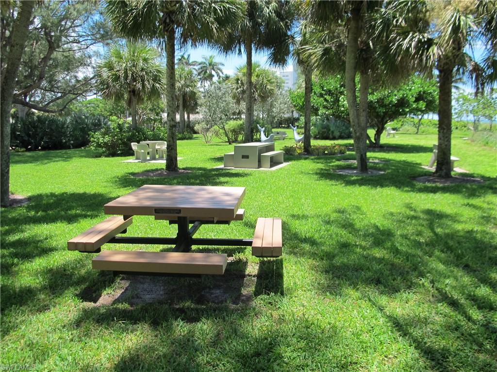 MOORINGS - Residential