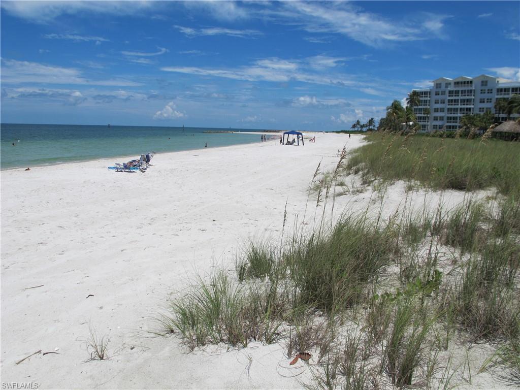 MOORINGS - Residential