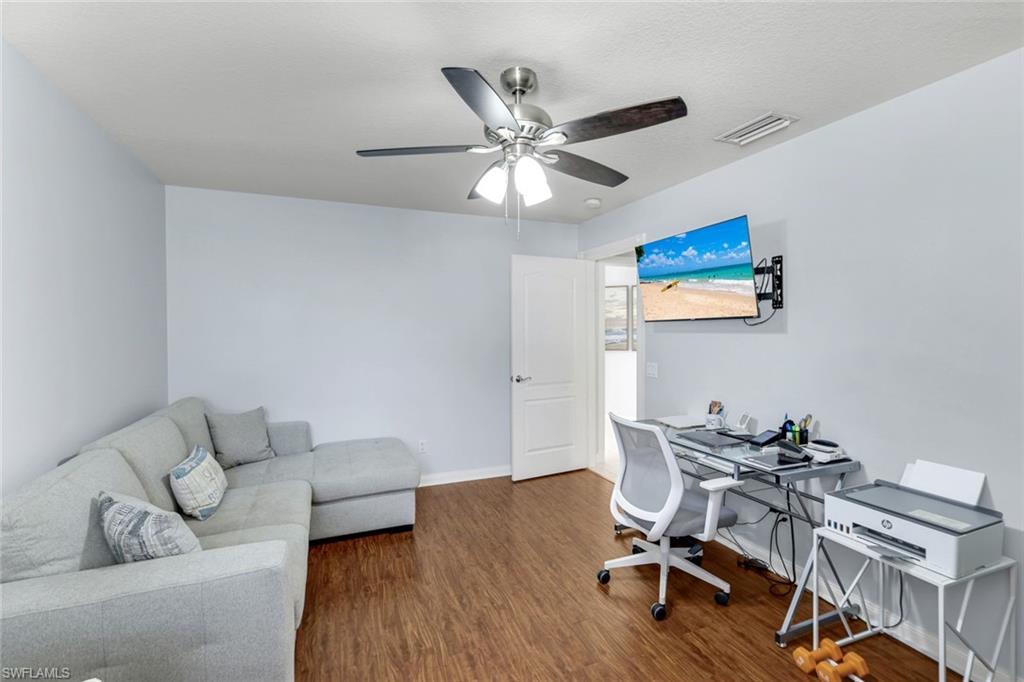 ISLAND WALK - Residential