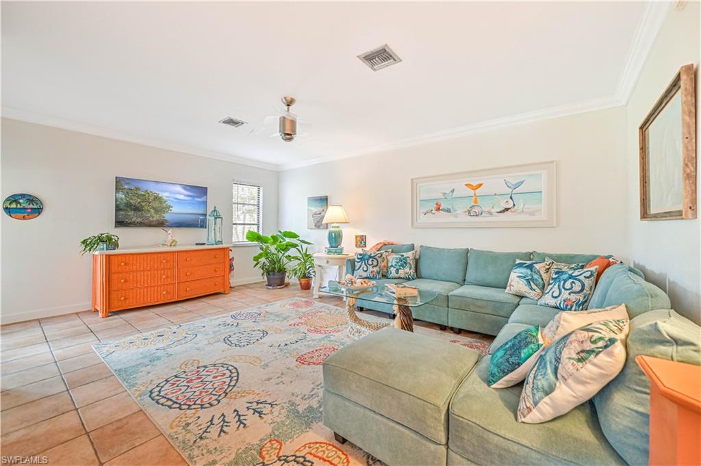 SIESTA PINES - Residential