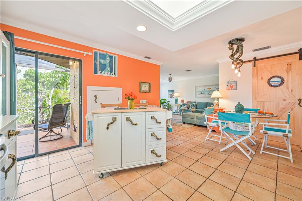 SIESTA PINES - Residential