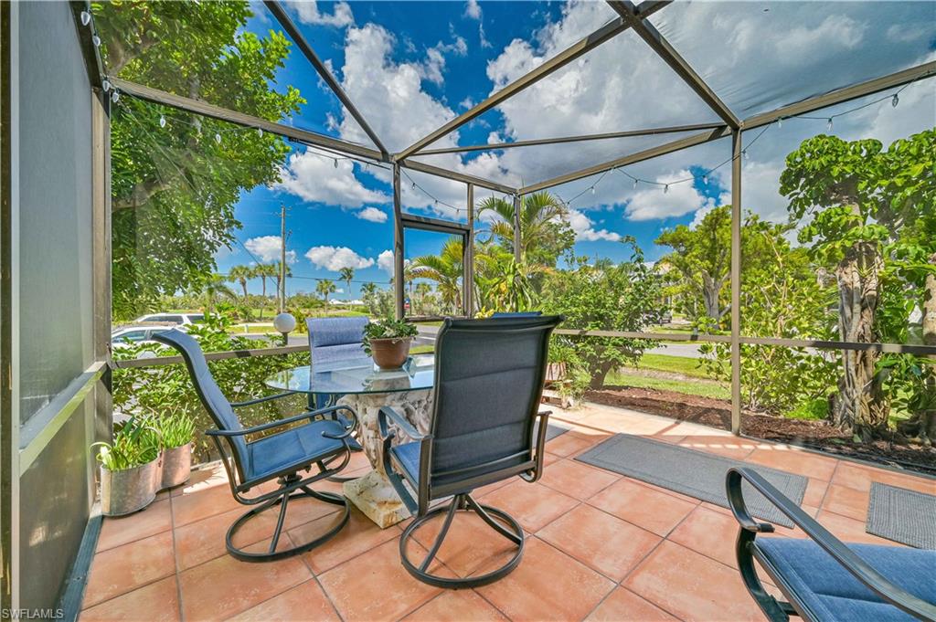 SIESTA PINES - Residential