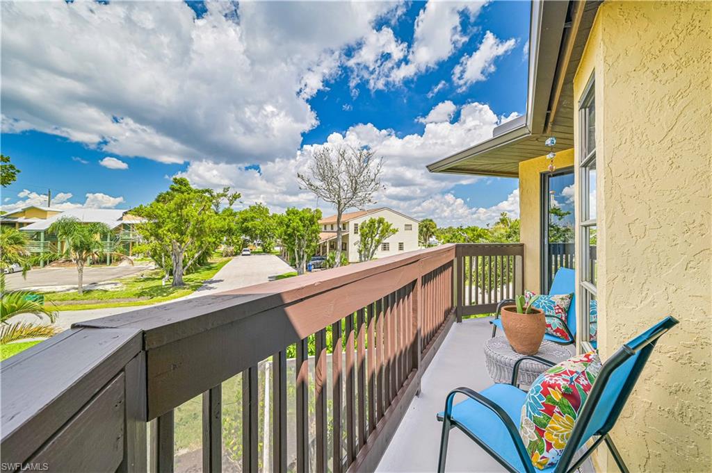 SIESTA PINES - Residential