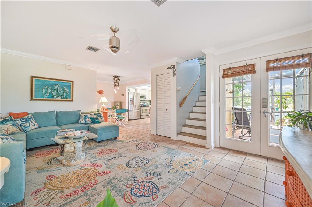 SIESTA PINES - Residential