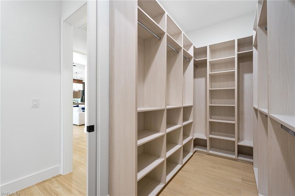 LIVINGSTON WOODS - Residential