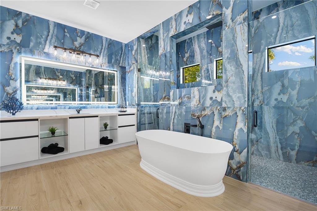 LIVINGSTON WOODS - Residential