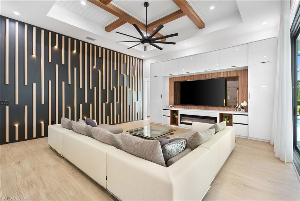 LIVINGSTON WOODS - Residential