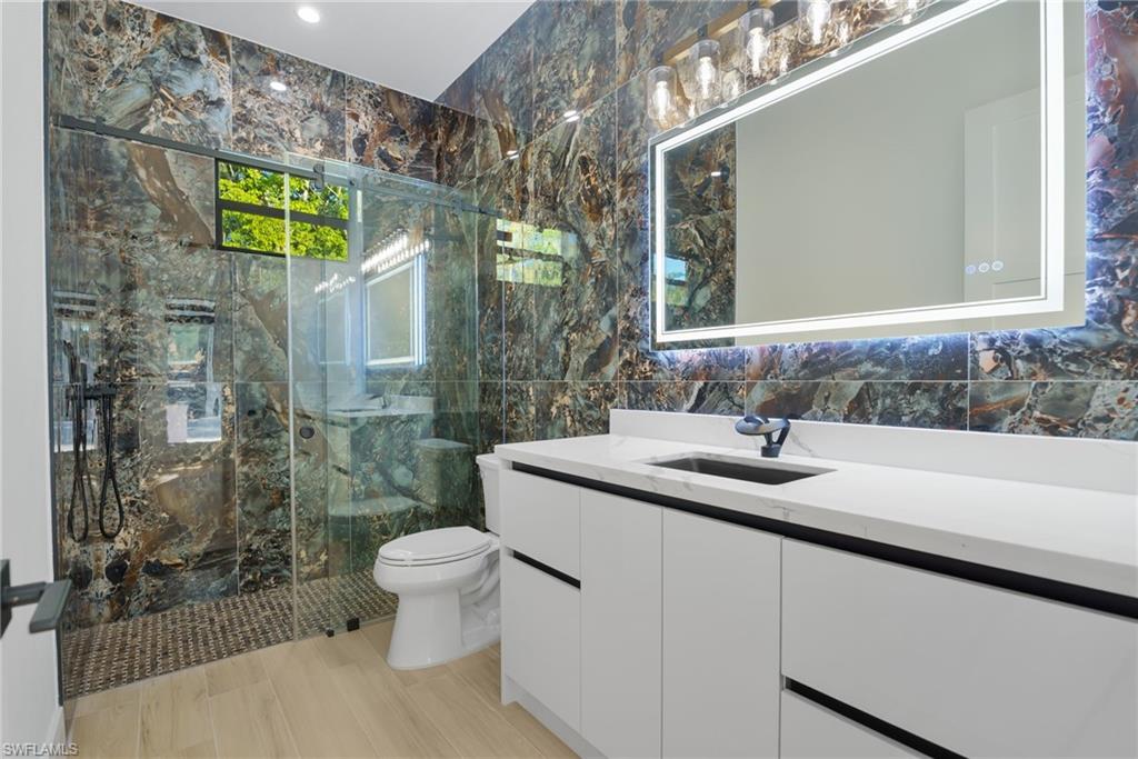 LIVINGSTON WOODS - Residential