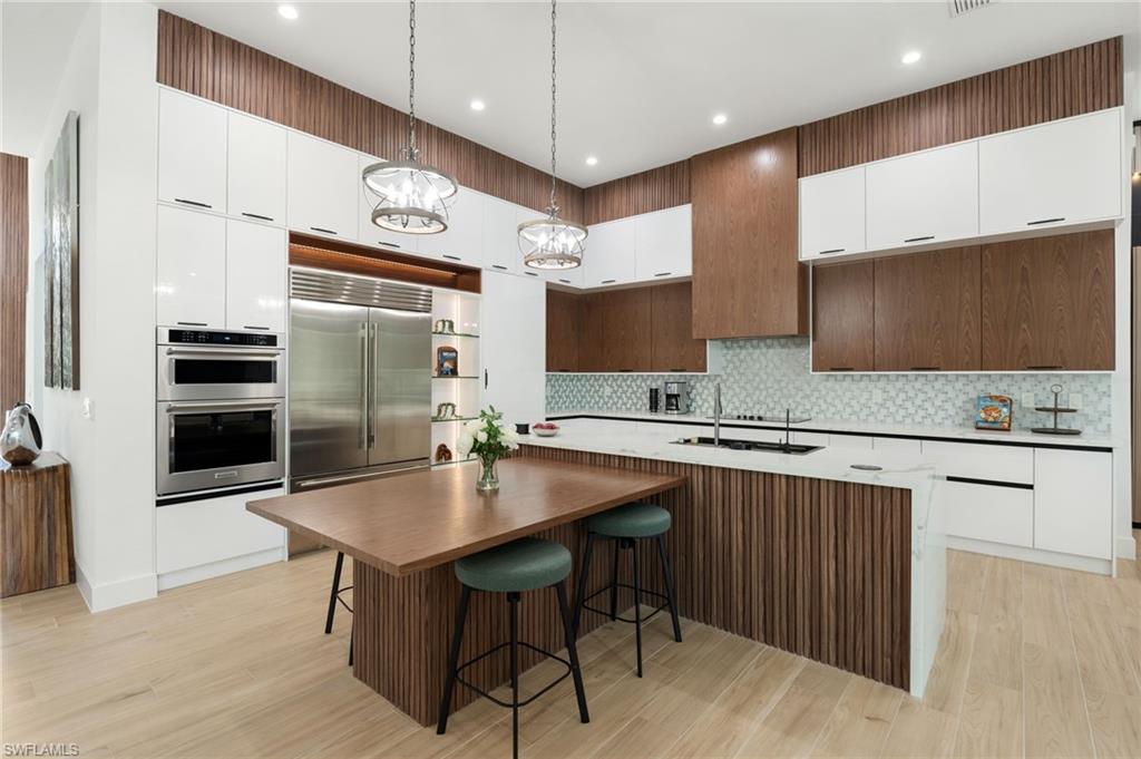 LIVINGSTON WOODS - Residential