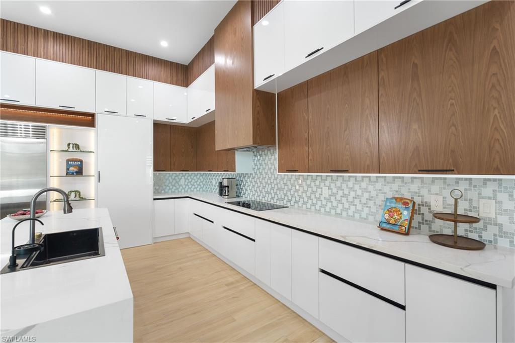 LIVINGSTON WOODS - Residential