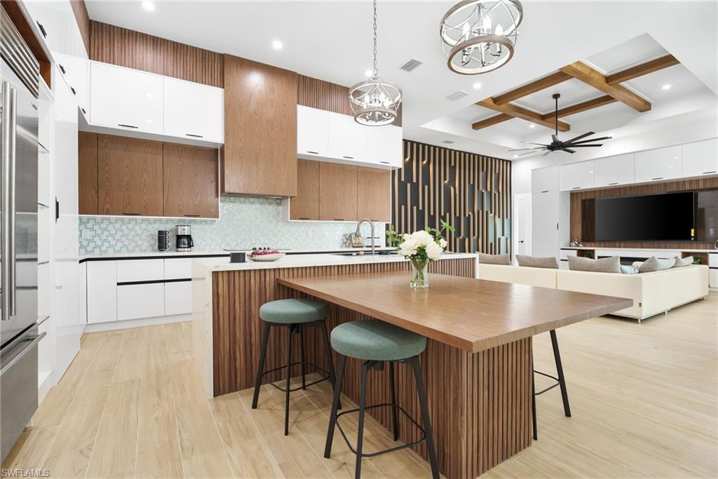 LIVINGSTON WOODS - Residential