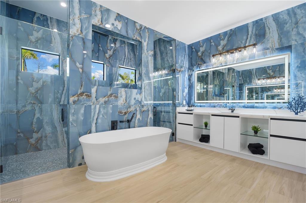 LIVINGSTON WOODS - Residential