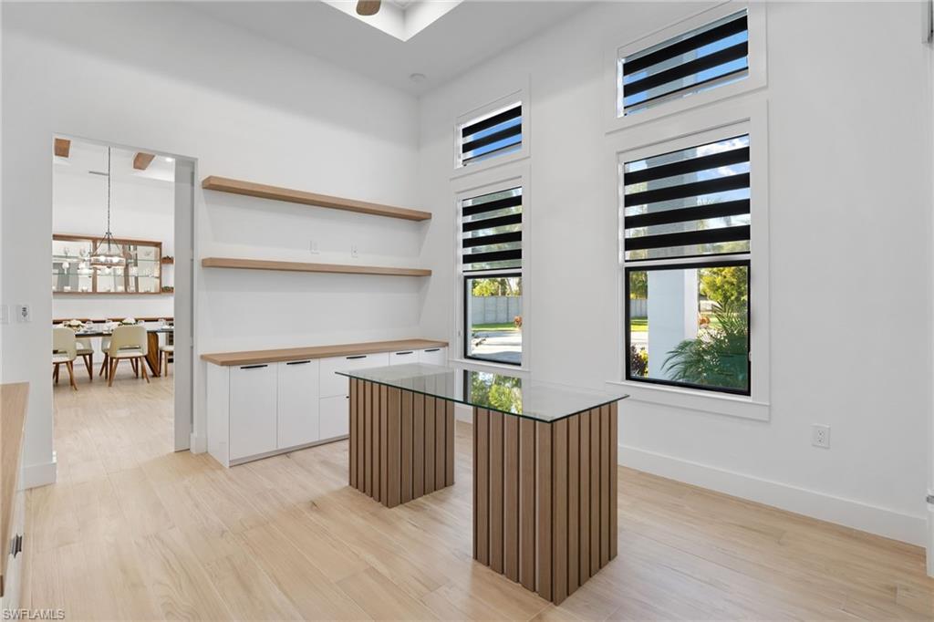 LIVINGSTON WOODS - Residential