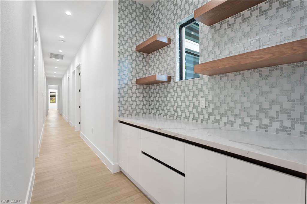 LIVINGSTON WOODS - Residential