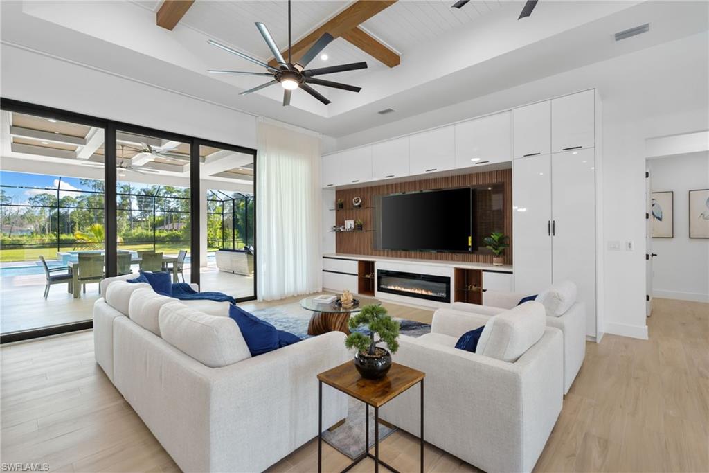 LIVINGSTON WOODS - Residential