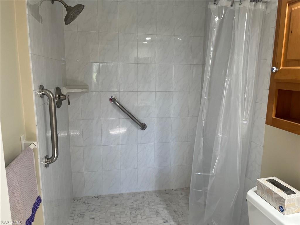 SEVEN LAKES - Residential