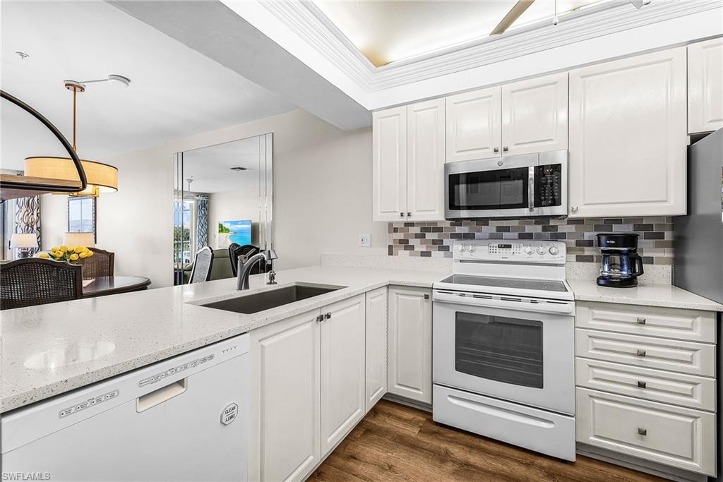 GOLFVIEW GOLF & RACQUET CLUB - Residential