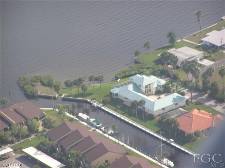 ADMIRALTY YACHT & RACQUET CLUB - Residential