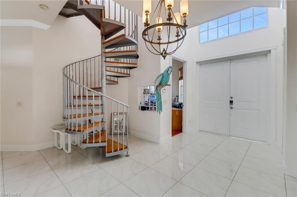 ADMIRALTY YACHT & RACQUET CLUB - Residential