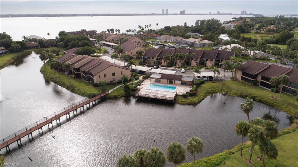 ADMIRALTY YACHT & RACQUET CLUB - Residential