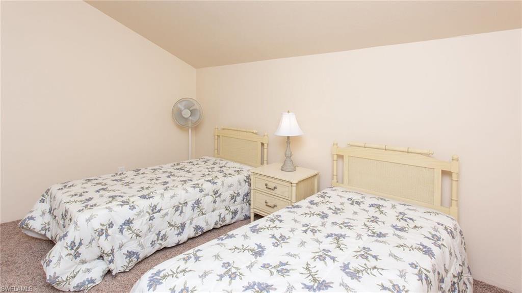 ADMIRALTY YACHT & RACQUET CLUB - Residential